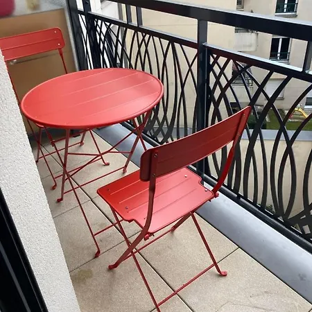 And Quiet In With Parking *